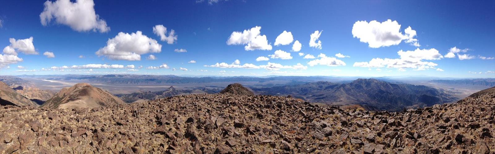 Mount Jefferson, Nevada trail - hiking in Frontier Territory