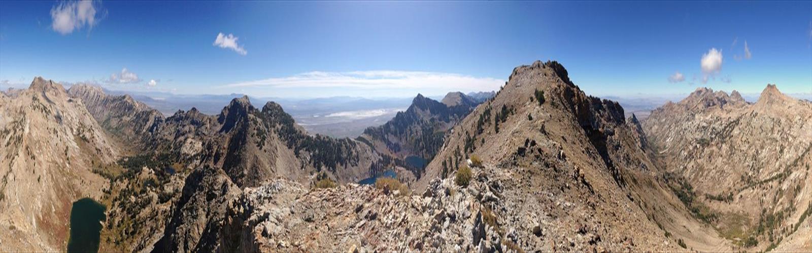Mount Fitzgerald, Nevada trail - hiking in Cowboy Country