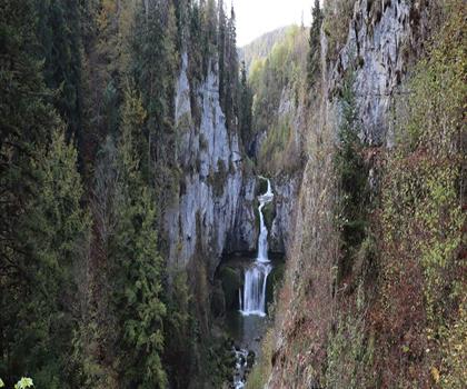 Cascade De La Billaude Ou Saut Claude Roy trail - hiking in Jura