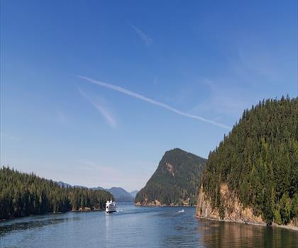 Bluffs Park trail - hiking in Vancouver Island