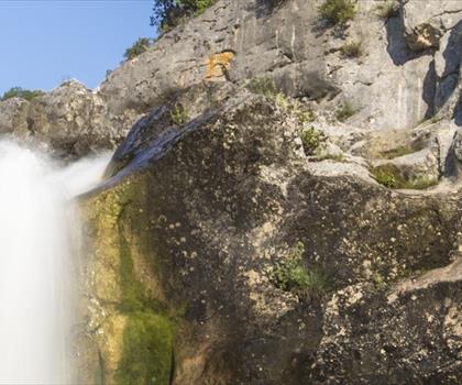 Cascade des petites aiguières trail - hiking in Gard