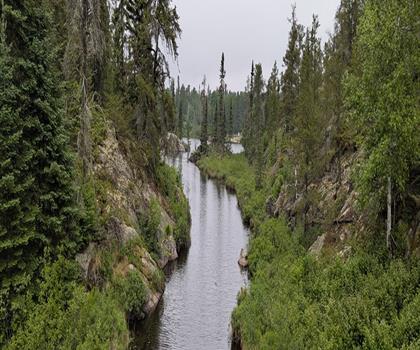 Rushing River Provincial Park trail - hiking in Northwestern Ontario