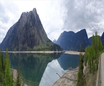 Arrow Lakes trail - hiking in Kootenay Rockies