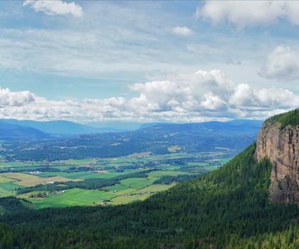 Enderby Cliffs Trail Parking trail - hiking in Thompson Okanagan