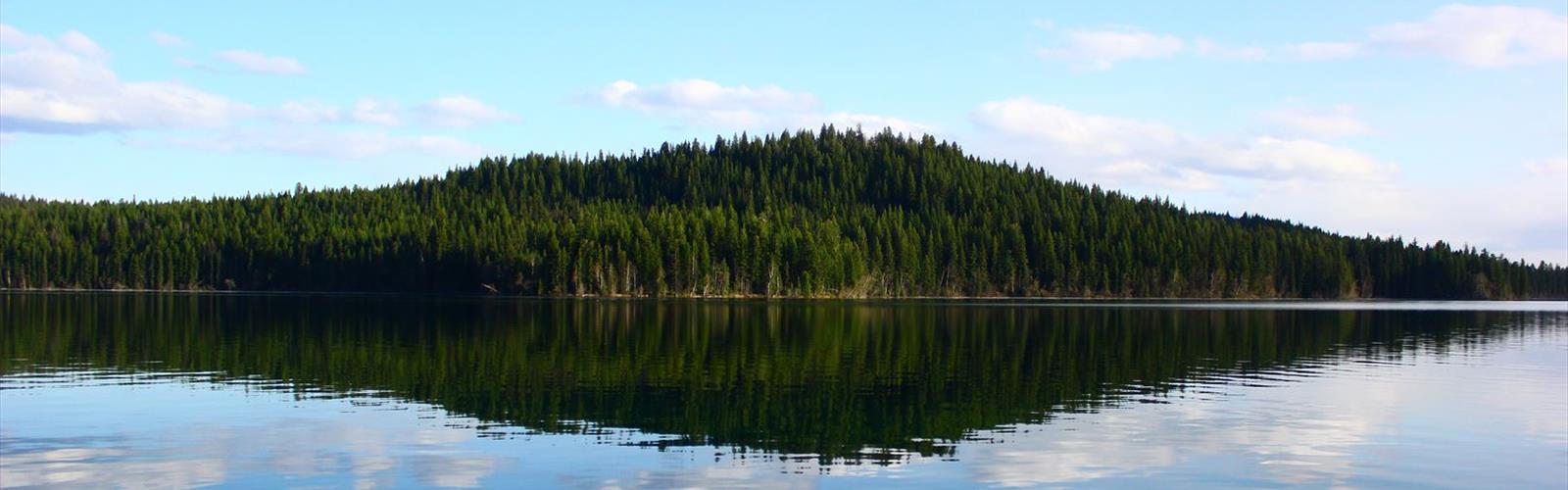 Deka Lake trail - hiking in Deka Lake