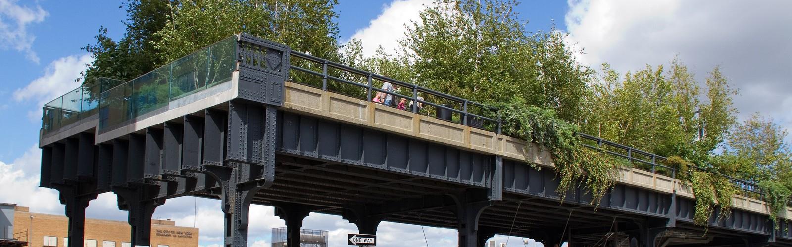 Beginning of High Line trail - hiking in New York City