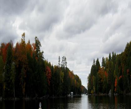 Chandos Lake trail - hiking in Kawarthas Northumberland