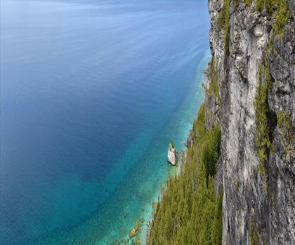 Lion’s Head Provincial Park trail - hiking in Bruce Peninsula, Southern Georgian Bay and Lake Simcoe