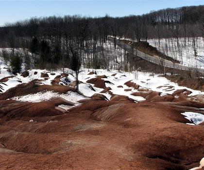 Cheltenham Badlands trail - hiking in Greater Toronto Area