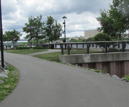 Sentier Brewer Riverwalk - randonnée en Grand Portland et Baie Casco
