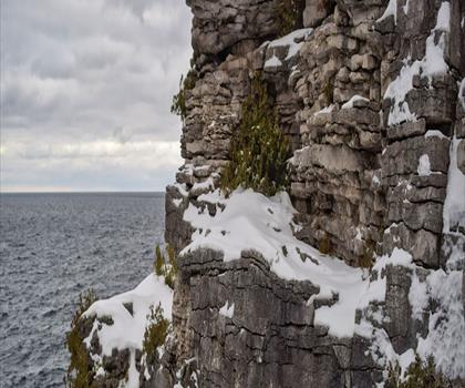 The Grotto, Bruce Peninsula National Park trail - hiking in Bruce Peninsula, Southern Georgian Bay and Lake Simcoe
