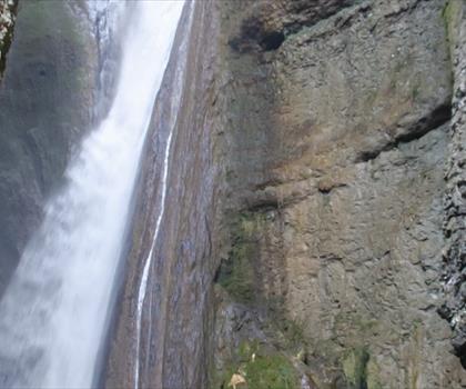 Chute de la Druise Cascade trail - hiking in Drôme