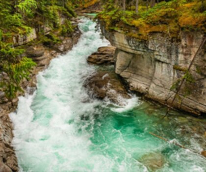 Maligne Canyon trail - hiking in Canadian Rockies