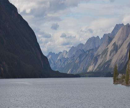 Muncho Lake trail - hiking in Northern British Columbia