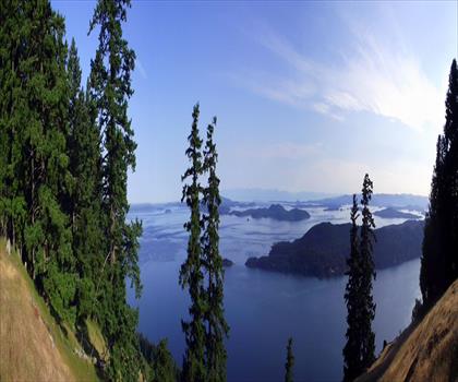 Gulf Islands National Park Reserve trail - hiking in Vancouver Island