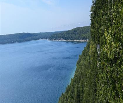 Lion’s Head Lookout Trail trail - hiking in Bruce Peninsula, Southern Georgian Bay and Lake Simcoe