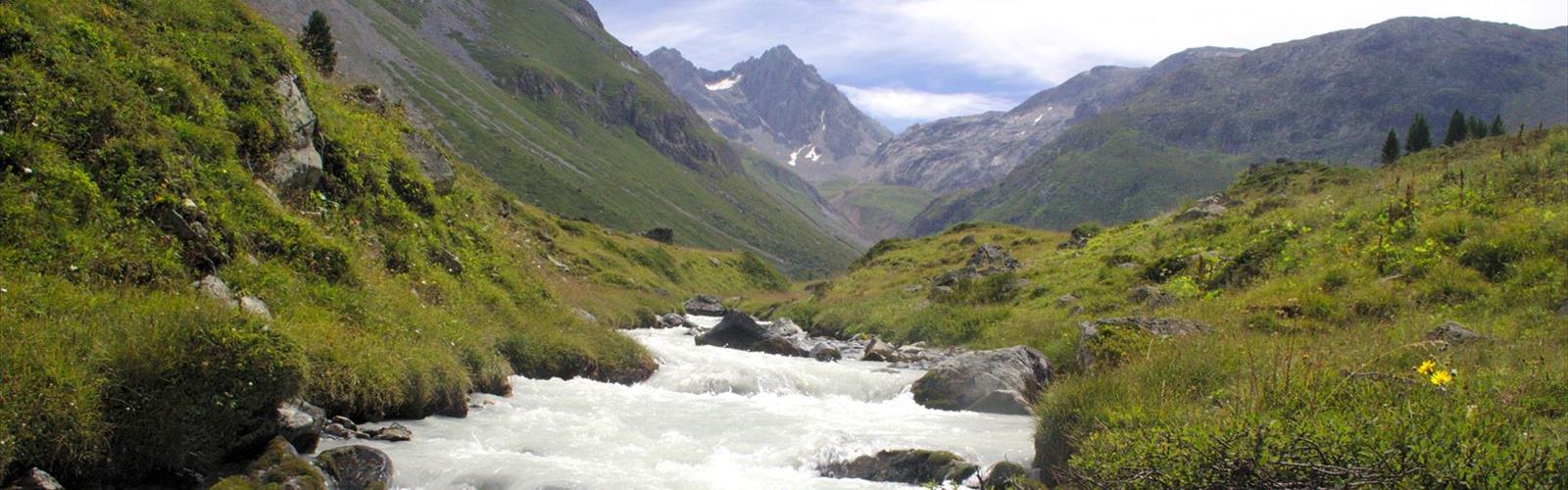 Réserve naturelle nationale du plan de Tuéda trail - hiking in Savoie