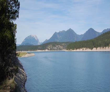 Kikomun Creek Provincial Park trail - hiking in Kootenay Rockies