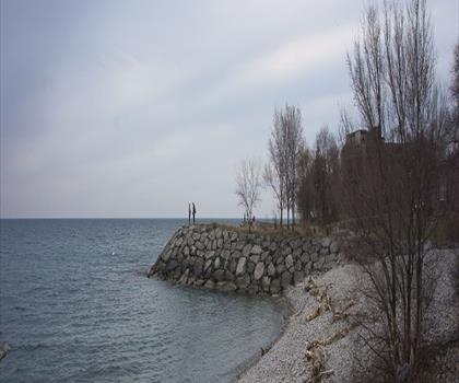 Mimico Waterfront Park trail - hiking in Greater Toronto Area