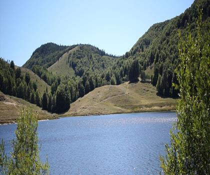 Cascades d'Orgon trail - hiking in Gard