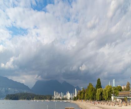 Kitsilano Beach Park trail - hiking in Vancouver Coast Mountains