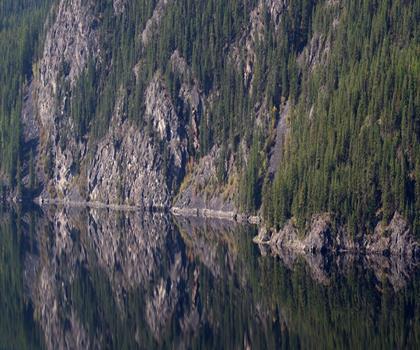 Moyie Lake trail - hiking in Kootenay Rockies