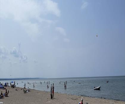 Lakeside Park Beach trail - hiking in Niagara Canada