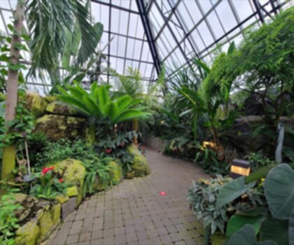 Muttart Conservatory trail - hiking in Edmonton & Area
